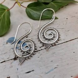 1000 &amp; en nat. Labyrint S