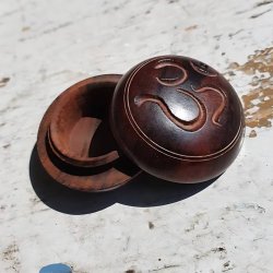 Ohm lille pilleske i tr