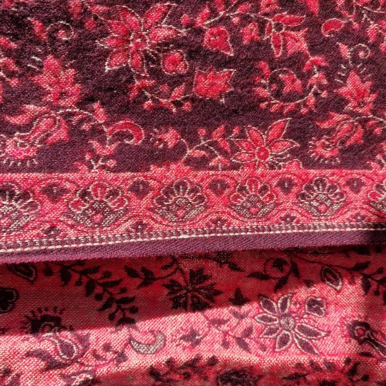 Meditations t�ppe varm brun og r�d/koral