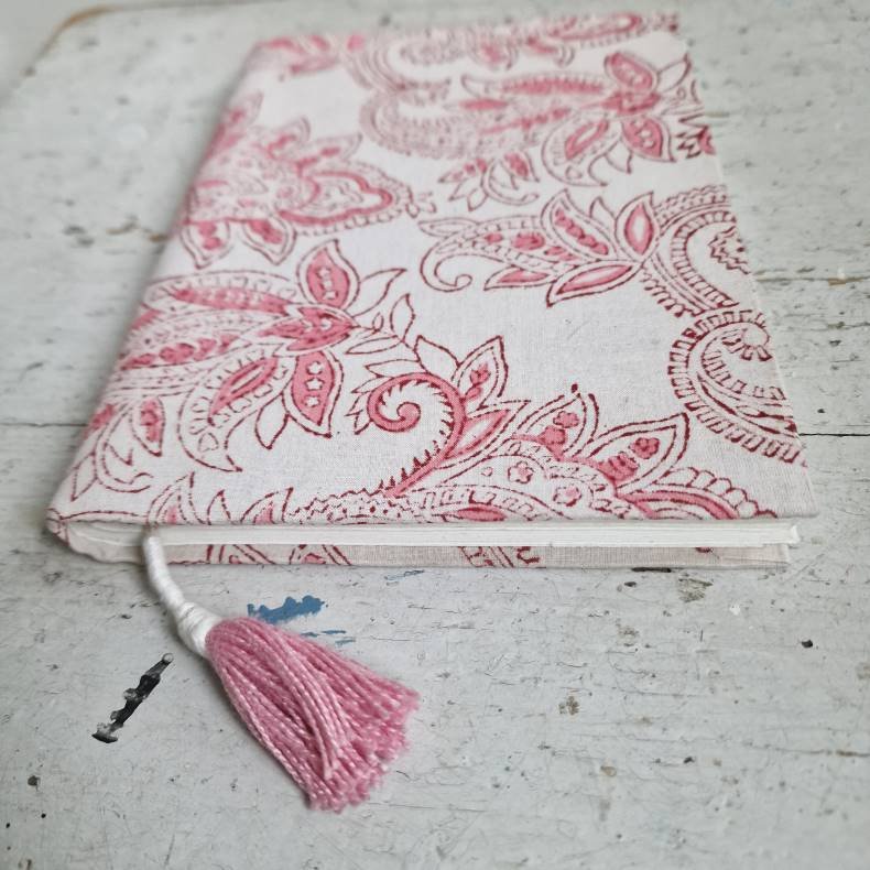 Bloktrykt bog sart rosa