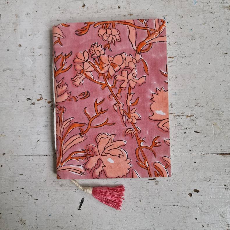 Bloktrykt bog rd fersken