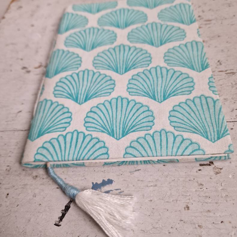 Bloktrykt bog, turkis musling