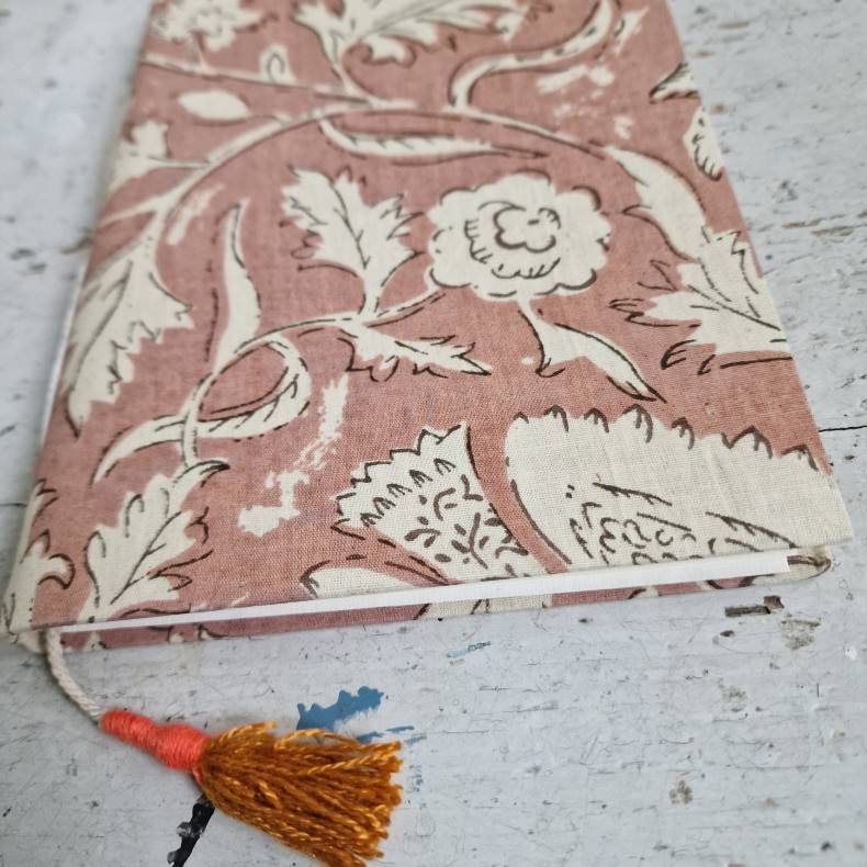 Bloktrykt bog, gl. rosa