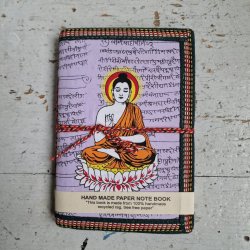 Lys lilla buddha hndlavet bog M