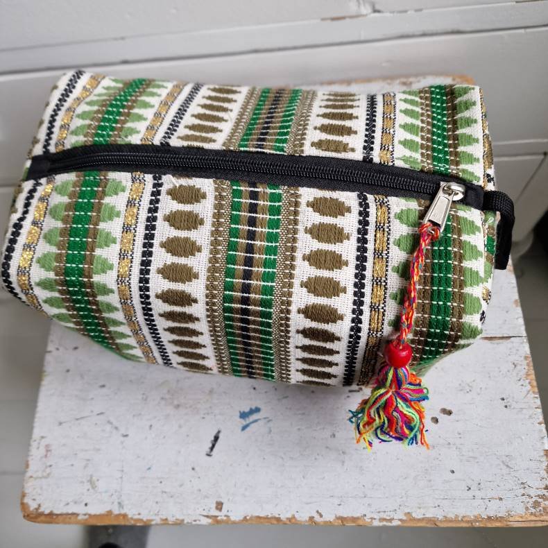 Vvet toilettaske grn