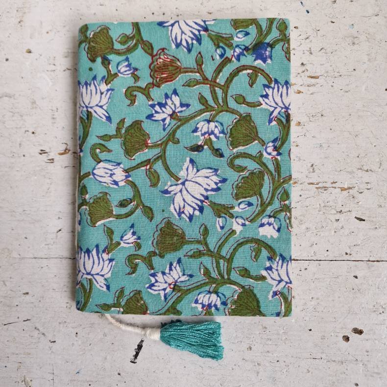 Bloktrykt bog, turkis/hvid