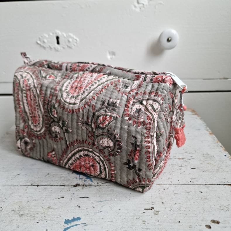 Bloktrykt toilettaske sand/fersken M