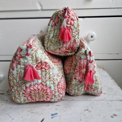 Bloktrykt toilettaske pistacie/rosa M