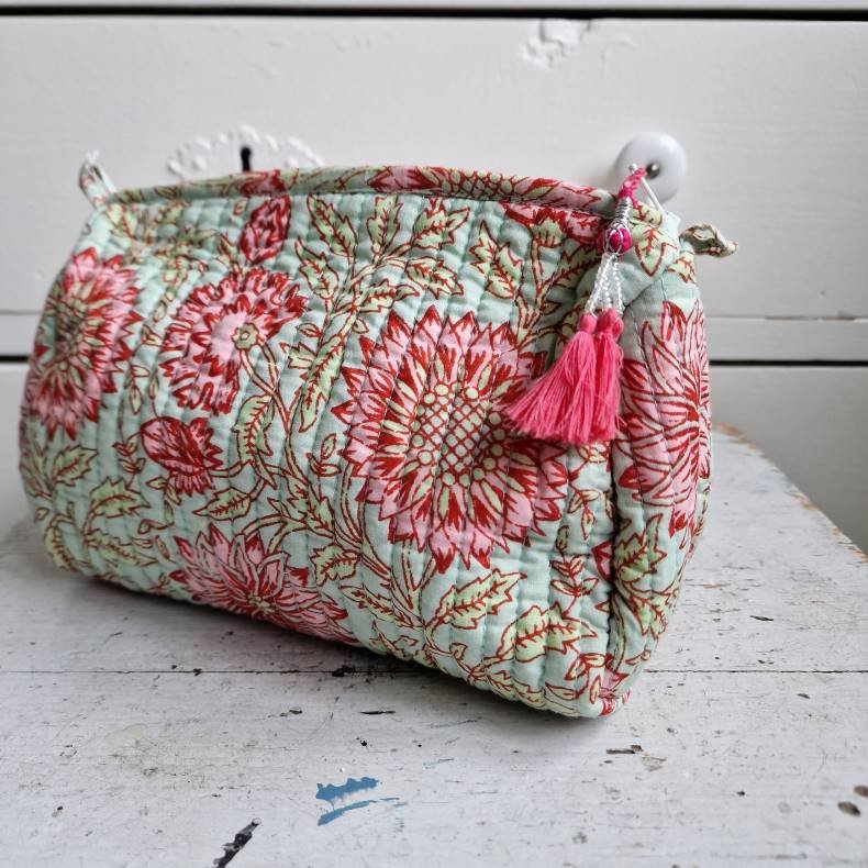 Bloktrykt toilettaske pistacie/rosa M