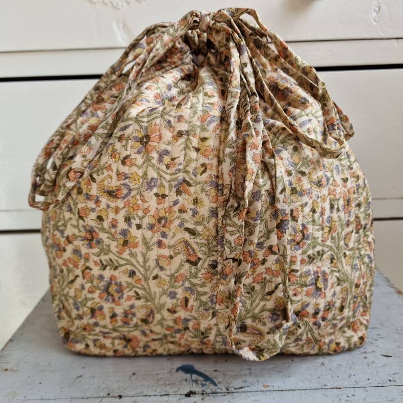 Projekttaske unika silke lys gylden smmnstret