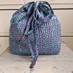 Projekttaske unika silke lilla/turkis cirkler