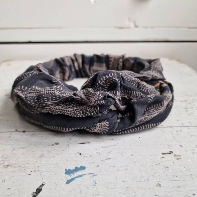 Hrbnd unika sort vintage silke