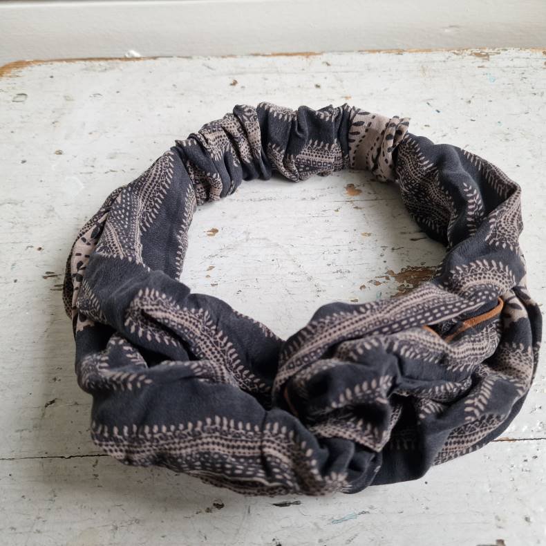 Hrbnd unika sort vintage silke