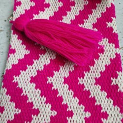 Pink siksak clutch