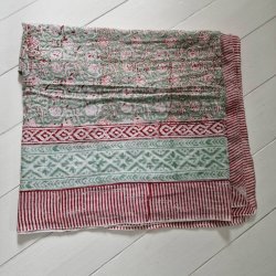 Bloktrykt bomulds trklde grn/rd 118x195