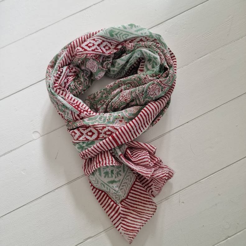 Bloktrykt bomulds trklde grn/rd 118x195