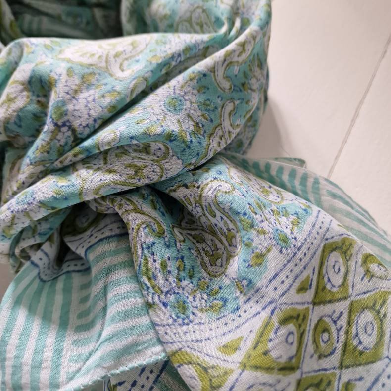 Bloktrykt bomulds trklde grn/turkis/hvidt 116x187