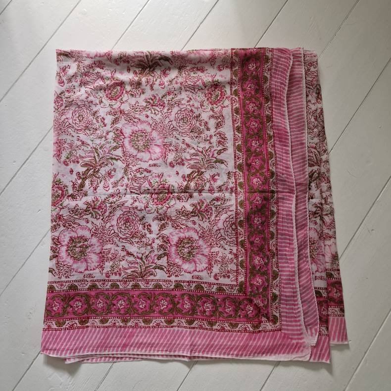 Bloktrykt bomulds trklde pink/lyserd 115x193