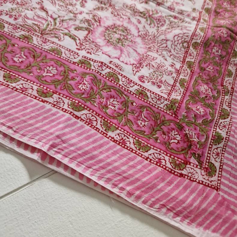 Bloktrykt bomulds trklde pink/lyserd 115x193