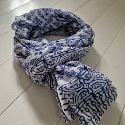 Bloktrykt bomulds trklde blt/hvidt 117x198