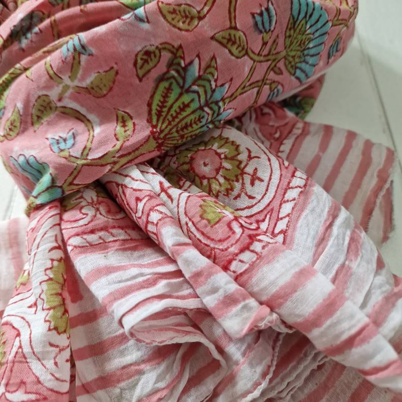 Bloktrykt bomulds trklde pink/turkis/hvidt 116x189