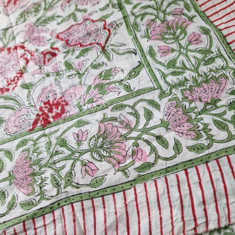 Bloktrykt bomulds trklde grn/mrk rd 119x187