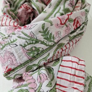 Bloktrykt bomulds trklde grn/mrk rd 119x187