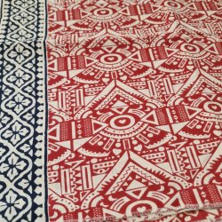 Ubleget bloktrykt trklde rdt/hjerte/sort 110x177 cm