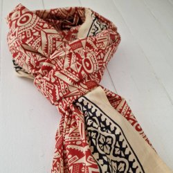 Ubleget bloktrykt trklde rdt/hjerte/sort 110x177 cm