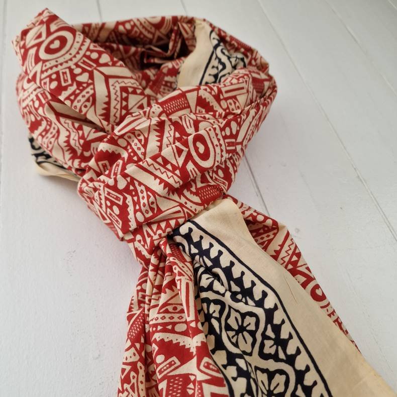 Ubleget bloktrykt trklde rdt/hjerte/sort 110x177 cm