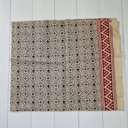 Ubleget bloktrykt trklde rdt/sort 114x180 cm