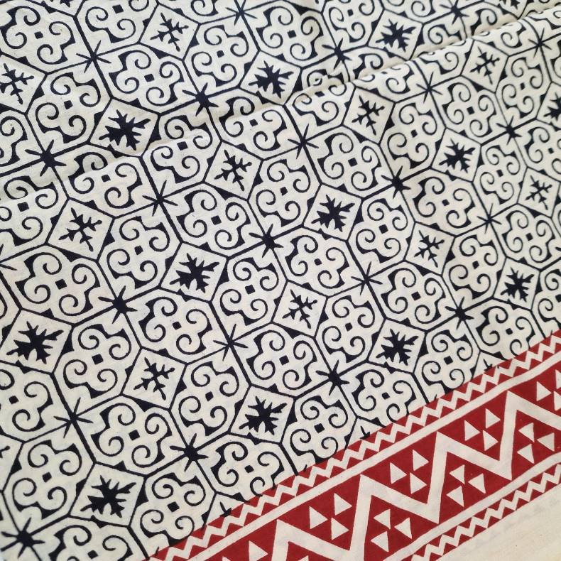 Ubleget bloktrykt trklde rdt/sort 114x180 cm