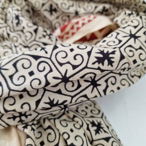 Ubleget bloktrykt trklde rdt/sort 114x180 cm