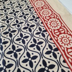 Ubleget bloktrykt trklde sort/rdt 114x180 cm