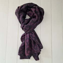 Stort Silke trklde lilla/sort 94x221