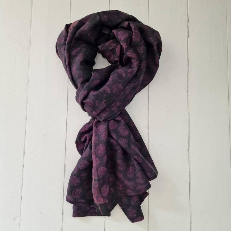 Stort Silke trklde lilla/sort 94x221