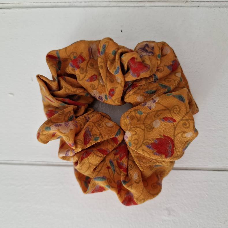 Scrunchies carry/ gul vintage silke Medium