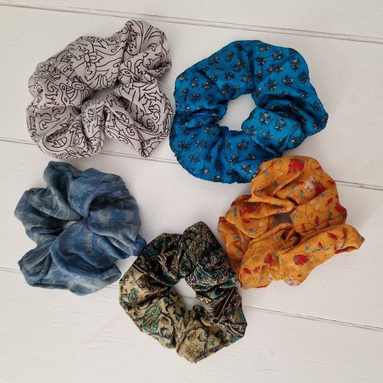 Mix st af 5 stk. scrunchies medium