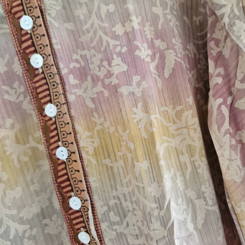 Skjorte med skd vintage saree silke gr/rosa/gul s/m