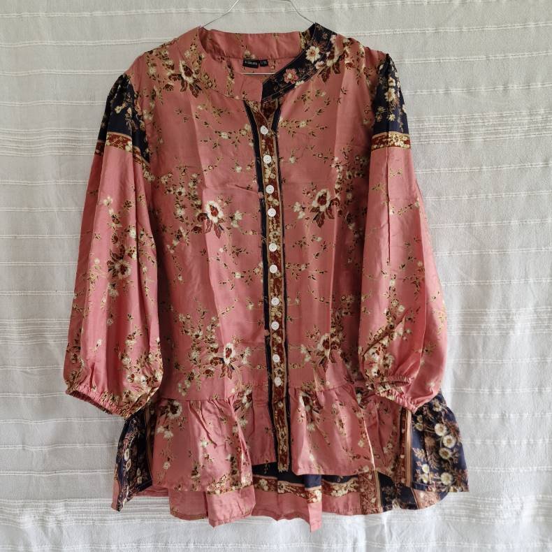 Skjorte med sk�d vintage saree silke rosa/sort l/xl