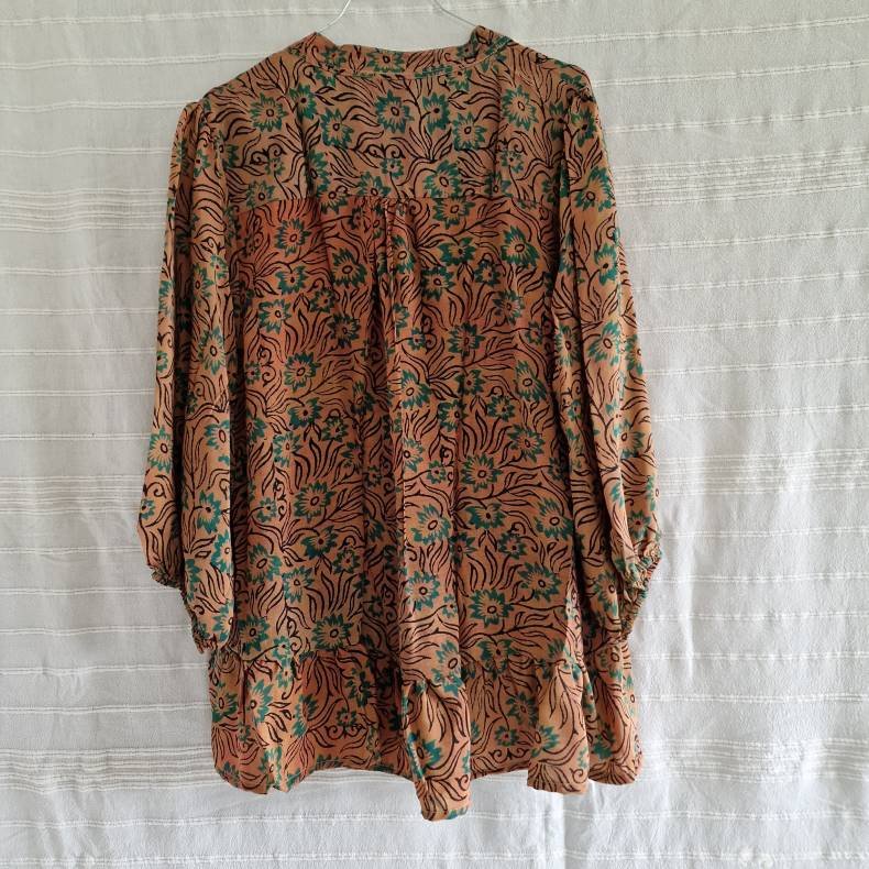 Skjorte med sk�d vintage saree silke beige/sort/turkis l/xl