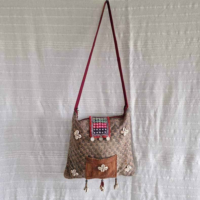 Vintage kantha skulder taske med muslinge blomster