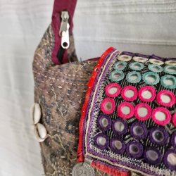 Vintage kantha skulder taske med muslinge blomster