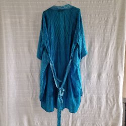 Silke kimono bygebjerg tone i tone kort med blte No.1