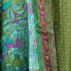 Silke kimono bygebjerg tone i tone kort med blte No.3