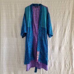 Silke kimono bygebjerg tone i tone kort med blte No.7