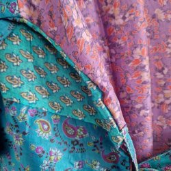 Silke kimono bygebjerg tone i tone kort med blte No.7