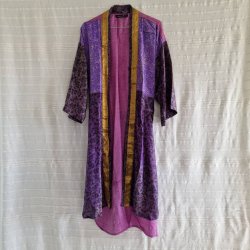 Silke kimono bygebjerg tone i tone kort med blte No.6