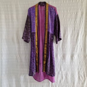 Silke kimono bygebjerg tone i tone kort med blte No.6