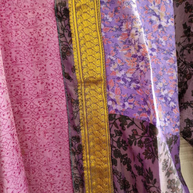 Silke kimono bygebjerg tone i tone kort med blte No.6